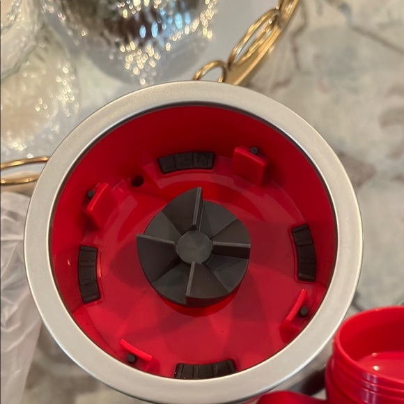 Red Portable Blender Set - Picture 4 of 8